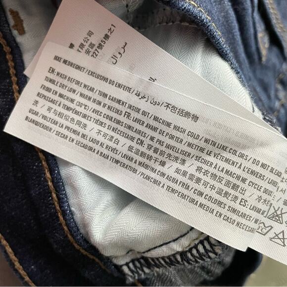 Abercrombie Fitch Low rise cuffed denim jean shorts dark Wash stretch women 0 25 - Picture 12 of 12